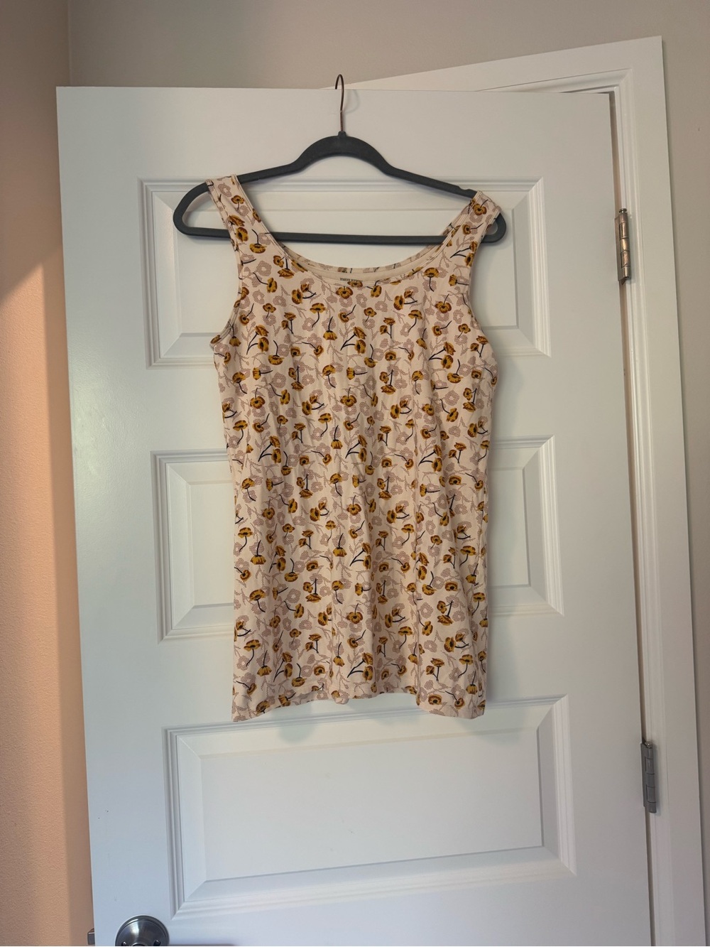 Duluth Trading Floral Scoop Neck Tank Top in Cream and Yellow with Built In Bra